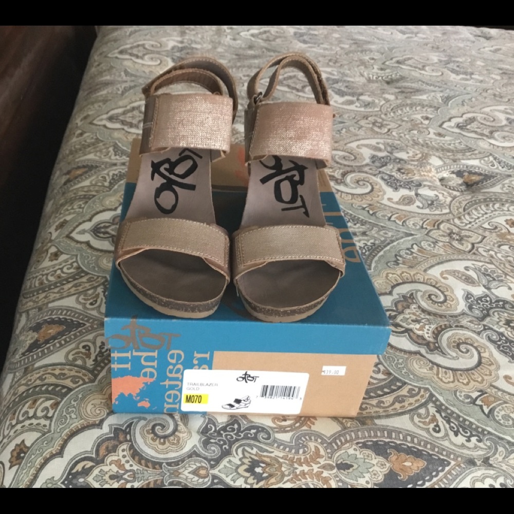 OTBT METALLIC WEDGES EUC